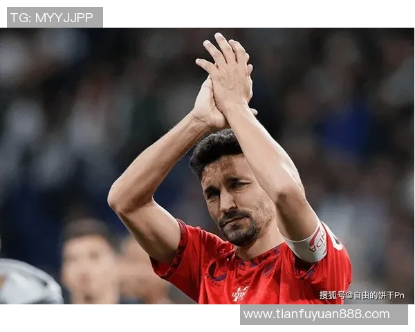 全球足球界哀悼传奇球星离世引发球迷深切怀念与追思